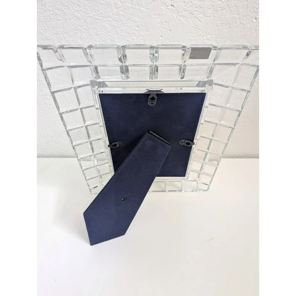 Mikasa Austrian Crystal Geometric Design Picture Frame. 9